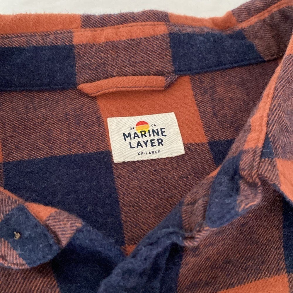 MARINE LAYER Classic Fit Balboa Button Down in Navy/Chutney Orange - Picture 4 of 15